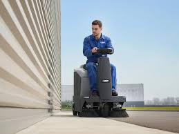Lavor SWL R 850 EVO compact professional ride-on floor sweeper