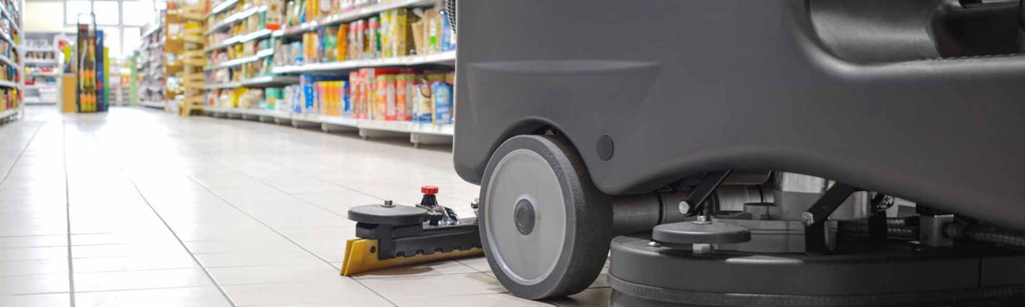Cleaning s supermarket floor