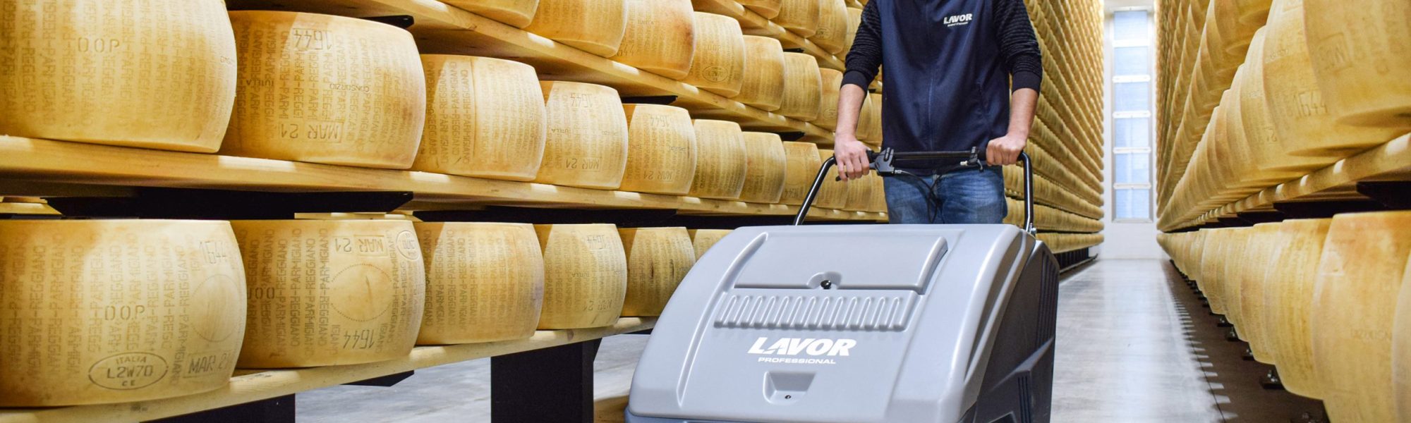 Utilizzo SWL 900 magazzino formaggi