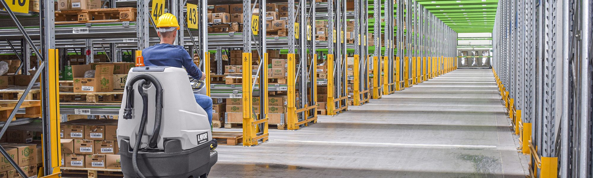 Utilizzo lavasciuga magazzino 13